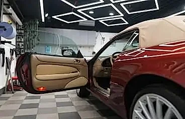 Подробнее на странице: Перетяжка крыши салона автомобиля